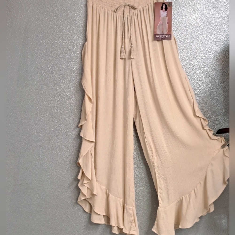 NWT Sound/Style Women's Crop Pants With A Open Ruffle On The Sides  Size M - Picture 5 of 10